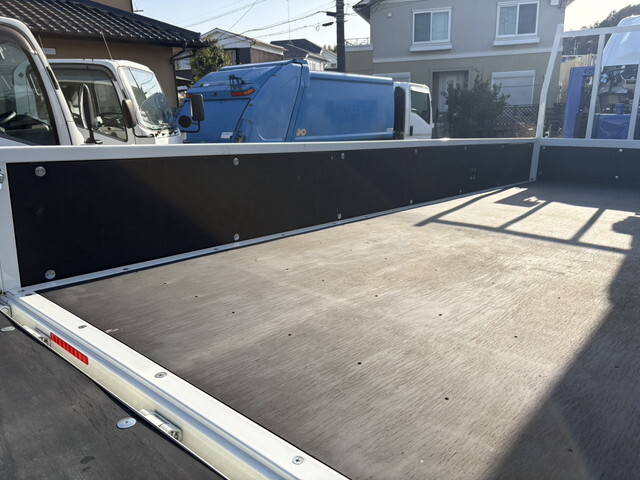 三菱ふそうキャンターセルフクレーン4段小型（2t・3t）[写真10]