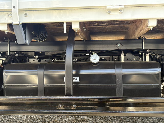 三菱ふそうキャンターセルフクレーン4段小型（2t・3t）[写真24]