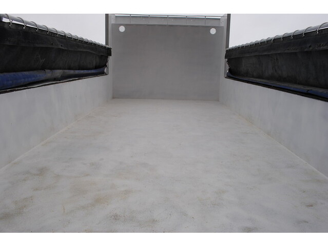 三菱ふそうスーパーグレートダンプ大型（10t）[写真11]