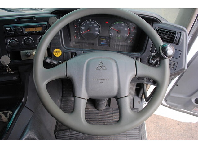 三菱ふそうスーパーグレートダンプ大型（10t）[写真32]