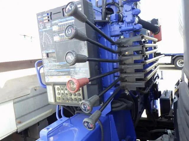 トヨタダイナクレーン3段小型（2t・3t）[写真12]