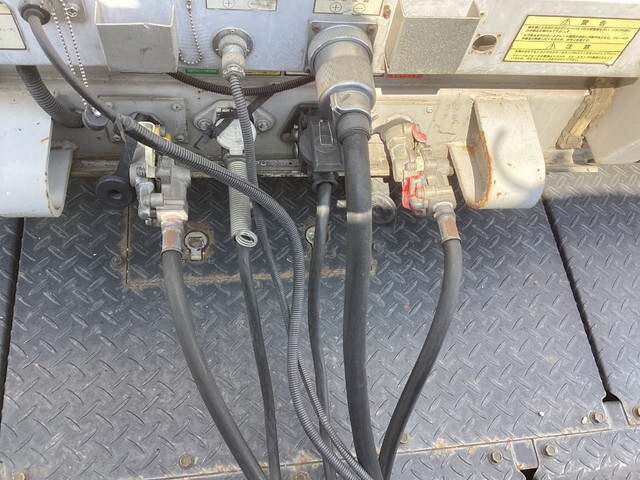 三菱ふそうスーパーグレートトレーラーヘッド（トラクターヘッド）大型（10t）[写真15]