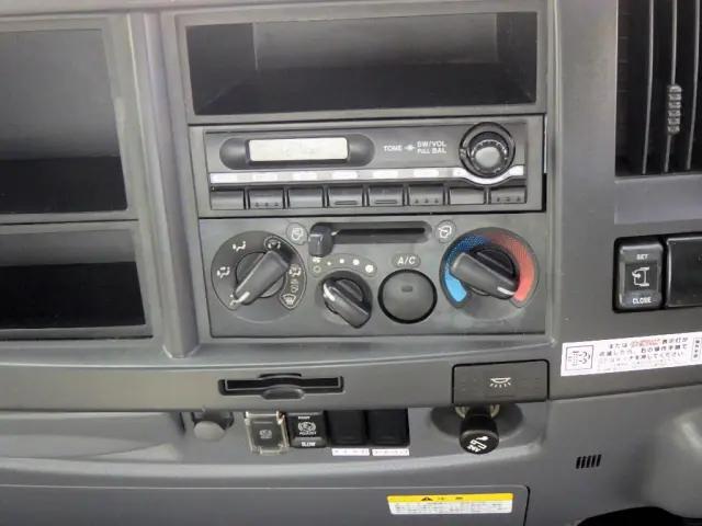 いすゞフォワードアルミブロック中型（4t）[写真22]