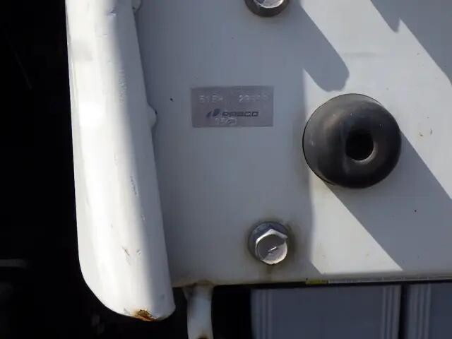 三菱ふそうキャンター平ボディ小型（2t・3t）[写真12]