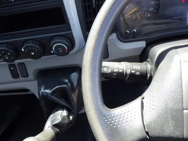 三菱ふそうキャンター平ボディ小型（2t・3t）[写真22]