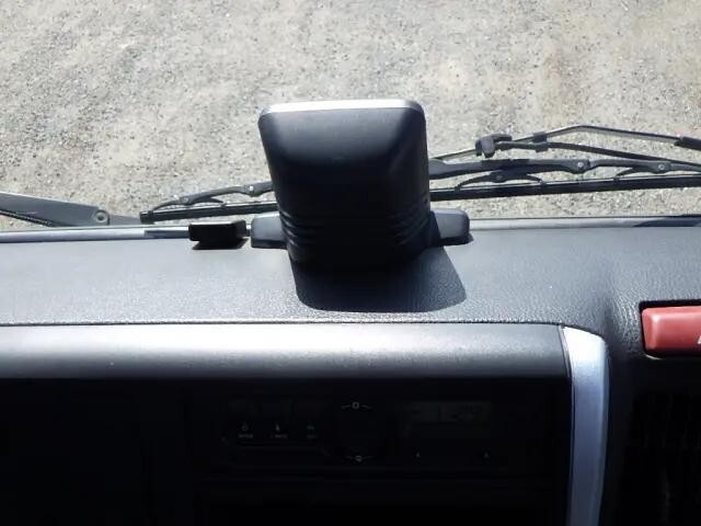 三菱ふそうキャンター平ボディ小型（2t・3t）[写真24]