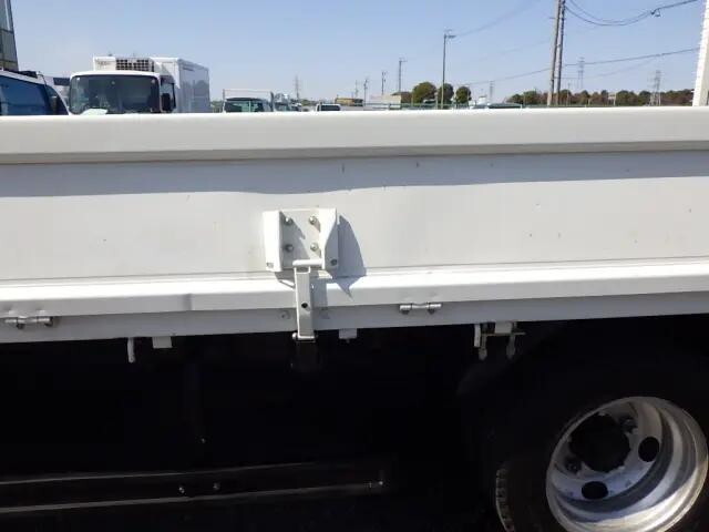 三菱ふそうキャンター平ボディ小型（2t・3t）[写真40]