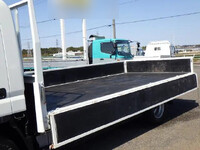 三菱ふそうキャンター平ボディ小型（2t・3t）[写真08]