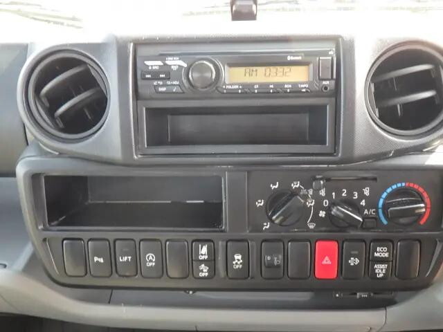 トヨタトヨエース平ボディ小型（2t・3t）[写真11]