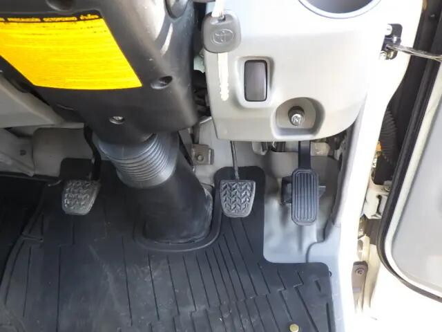 トヨタトヨエース平ボディ小型（2t・3t）[写真18]