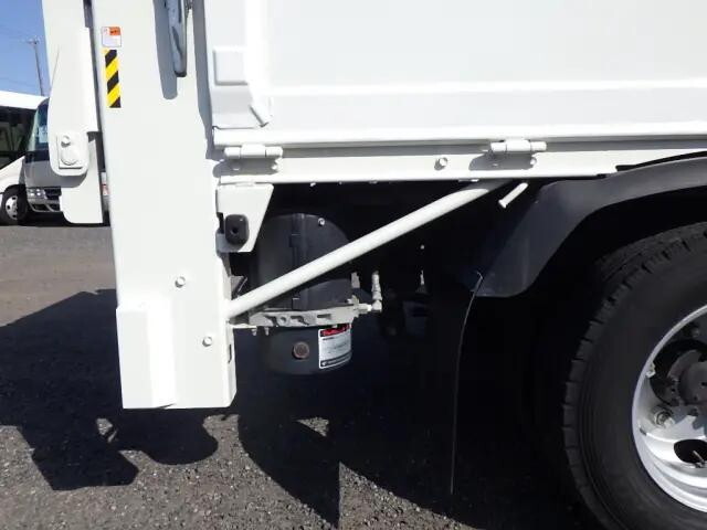 トヨタトヨエース平ボディ小型（2t・3t）[写真33]