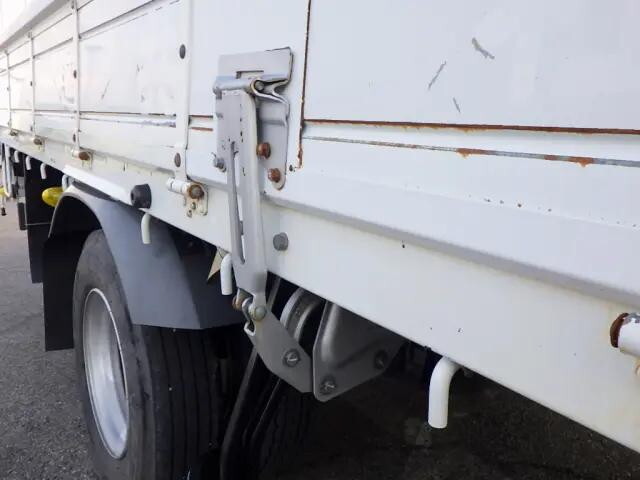 三菱ふそうファイター平ボディ中型（4t）[写真10]