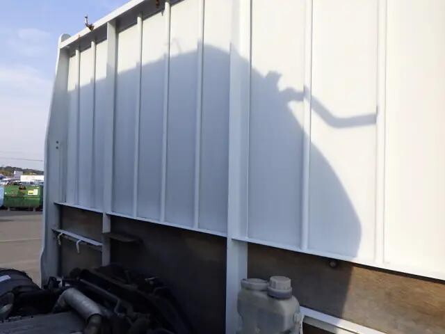 三菱ふそうファイター平ボディ中型（4t）[写真11]