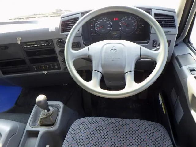 三菱ふそうファイター平ボディ中型（4t）[写真12]