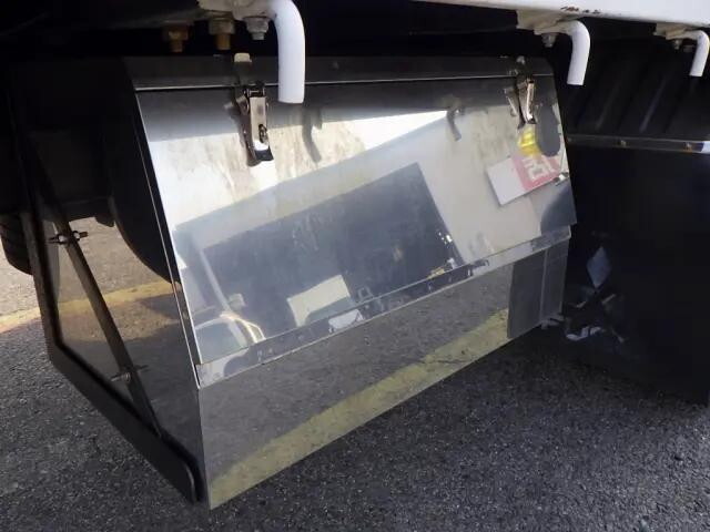 三菱ふそうファイター平ボディ中型（4t）[写真26]