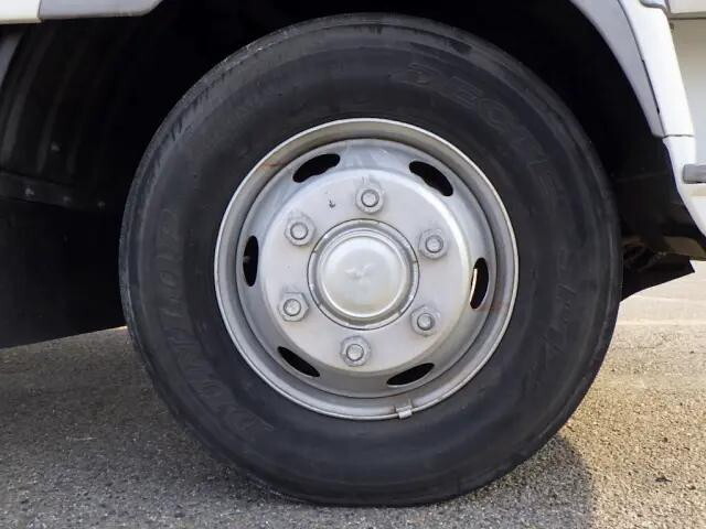 三菱ふそうファイター平ボディ中型（4t）[写真28]