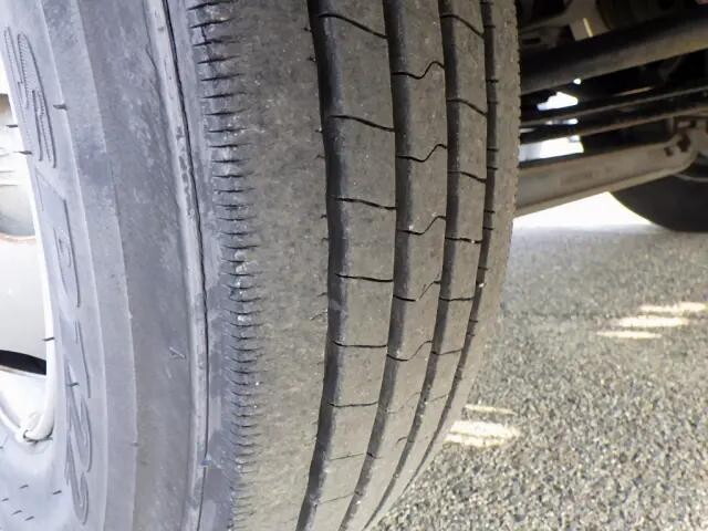 三菱ふそうファイター平ボディ中型（4t）[写真29]