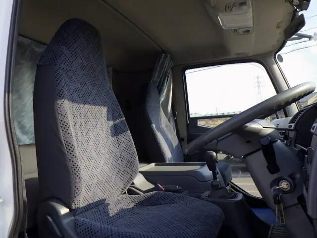 三菱ふそうファイター平ボディ中型（4t）[写真39]