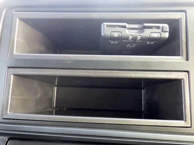 三菱ふそうキャンターダブルキャブ（Wキャブ）小型（2t・3t）[写真18]