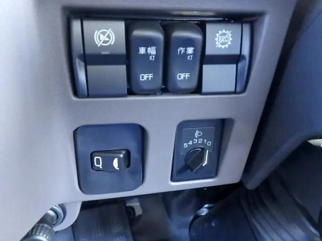 三菱ふそうキャンターダブルキャブ（Wキャブ）小型（2t・3t）[写真21]