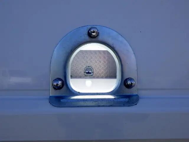 三菱ふそうキャンターダブルキャブ（Wキャブ）小型（2t・3t）[写真35]