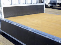 三菱ふそうキャンター平ボディ小型（2t・3t）[写真11]