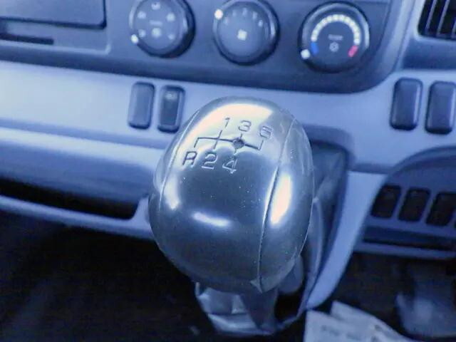 三菱ふそうキャンター平ボディ小型（2t・3t）[写真15]