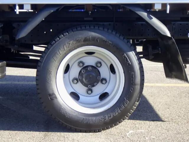 三菱ふそうキャンター平ボディ小型（2t・3t）[写真24]