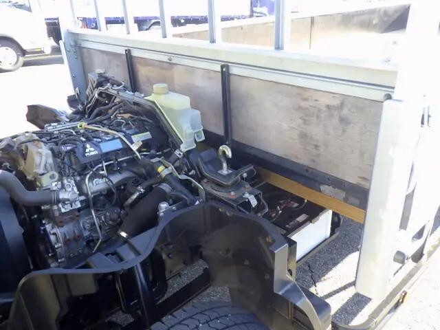 三菱ふそうキャンター平ボディ小型（2t・3t）[写真28]