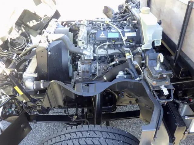 三菱ふそうキャンター平ボディ小型（2t・3t）[写真29]