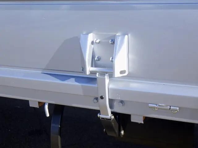 三菱ふそうキャンター平ボディ小型（2t・3t）[写真34]