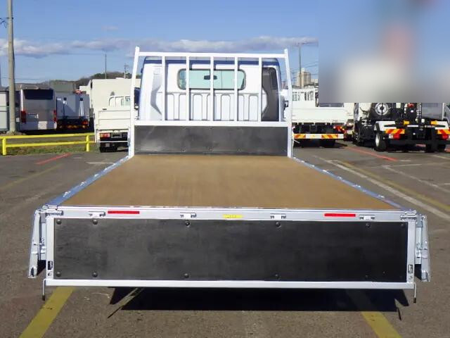 三菱ふそうキャンター平ボディ小型（2t・3t）[写真07]