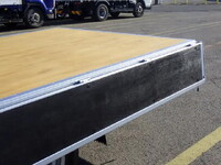 三菱ふそうキャンター平ボディ小型（2t・3t）[写真10]