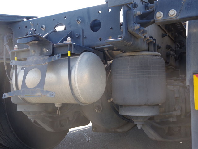 日野プロフィアトレーラーヘッド（トラクターヘッド）大型（10t）[写真10]