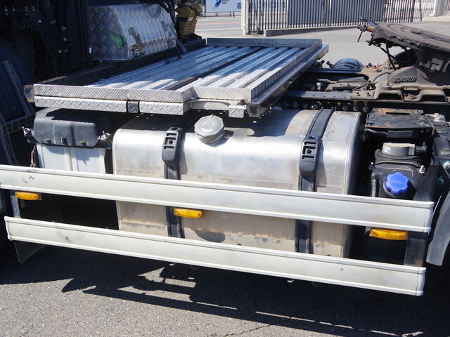 日野プロフィアトレーラーヘッド（トラクターヘッド）大型（10t）[写真13]