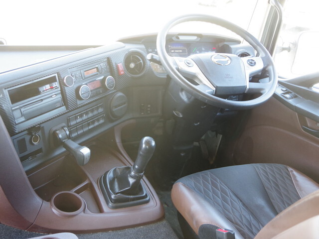 日野プロフィアトレーラーヘッド（トラクターヘッド）大型（10t）[写真27]