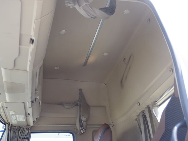日野プロフィアトレーラーヘッド（トラクターヘッド）大型（10t）[写真28]