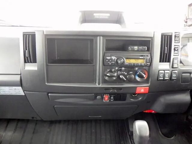 いすゞエルフパネルバン小型（2t・3t）[写真14]