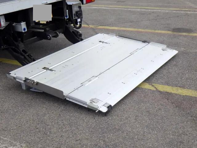 いすゞエルフパネルバン小型（2t・3t）[写真25]