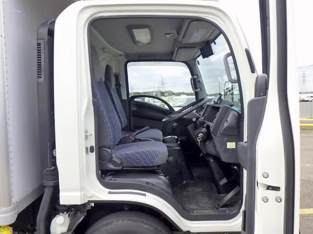 いすゞエルフパネルバン小型（2t・3t）[写真33]