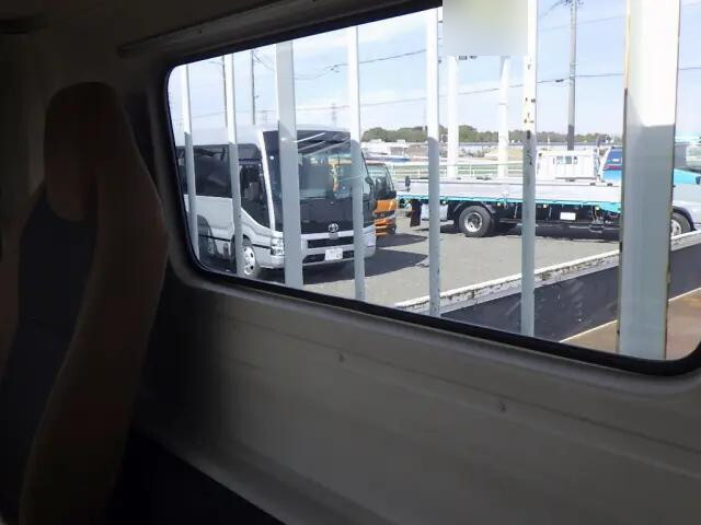 日野レンジャー平ボディ中型（4t）[写真16]