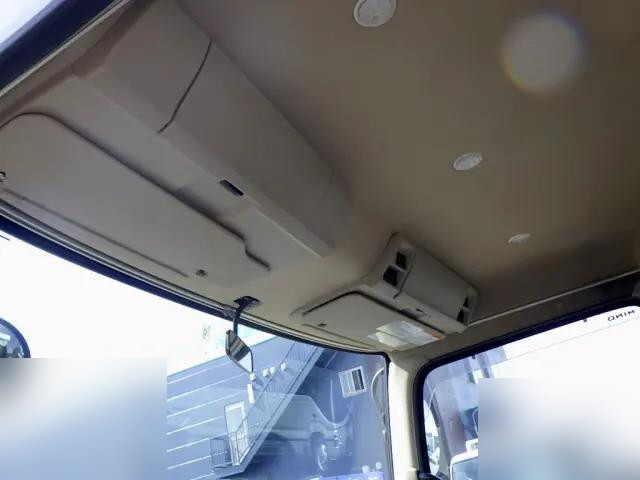 日野レンジャー平ボディ中型（4t）[写真17]