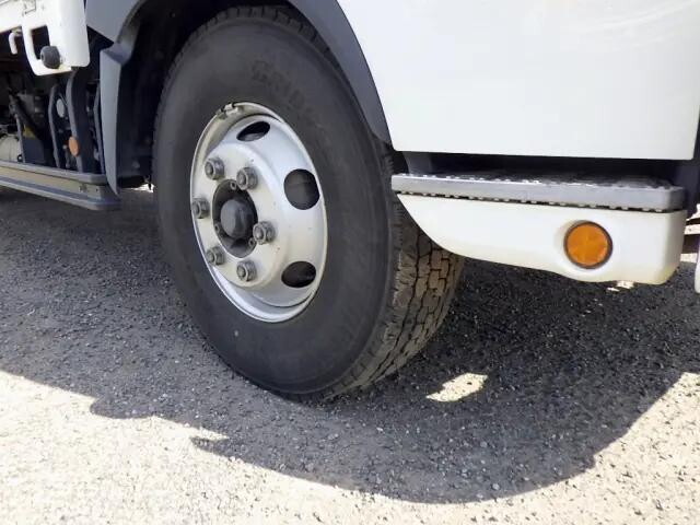 日野レンジャー平ボディ中型（4t）[写真29]