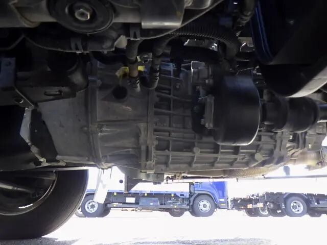 いすゞフォワードコンテナ専用車中型（4t）[写真23]