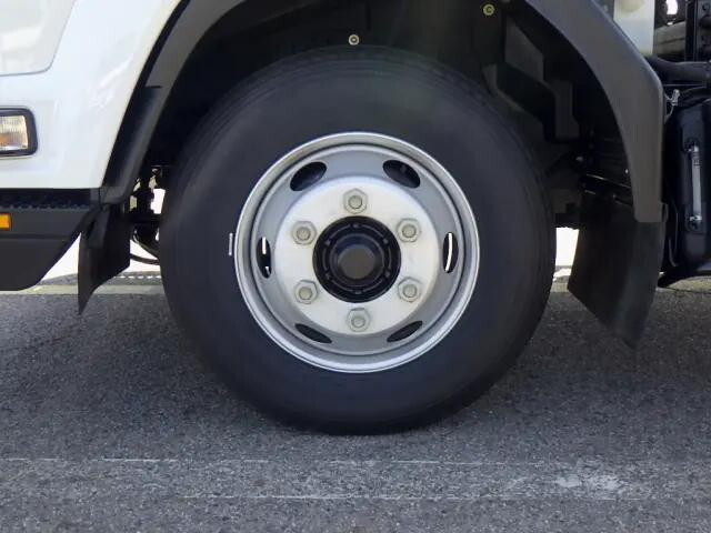 いすゞフォワードコンテナ専用車中型（4t）[写真24]