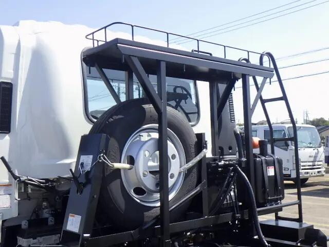 いすゞフォワードコンテナ専用車中型（4t）[写真31]