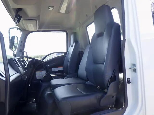 いすゞフォワードコンテナ専用車中型（4t）[写真07]
