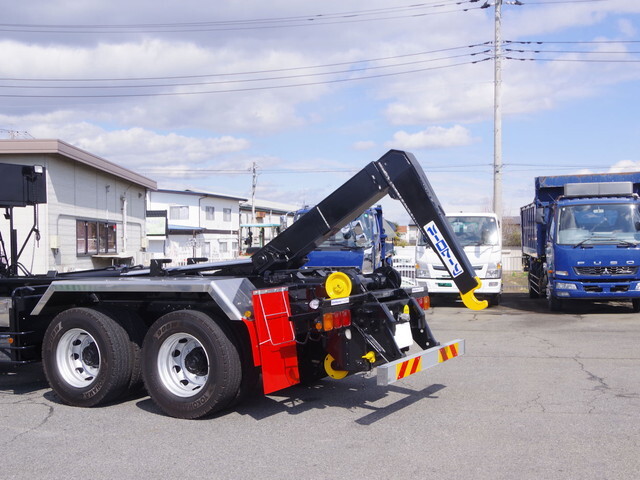 三菱ふそうスーパーグレートコンテナ専用車大型（10t）[写真10]