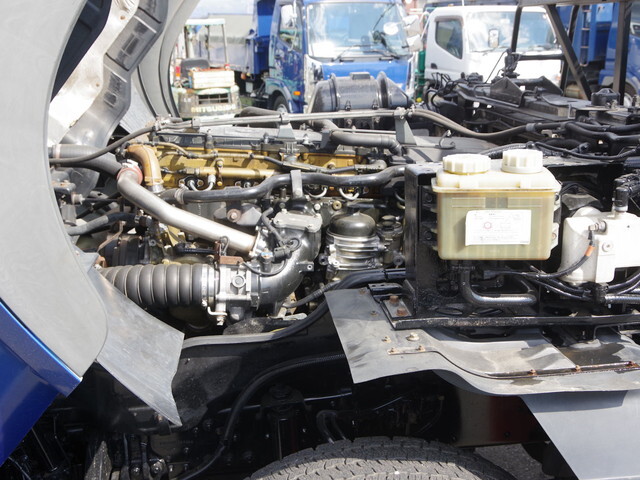 三菱ふそうスーパーグレートコンテナ専用車大型（10t）[写真25]