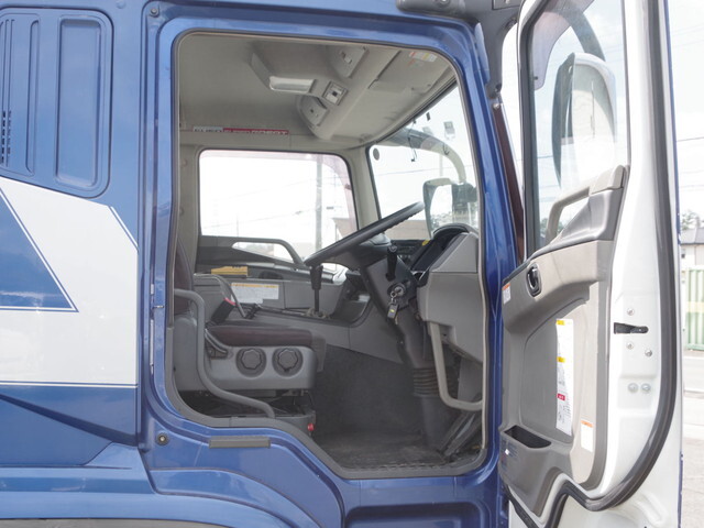 三菱ふそうスーパーグレートコンテナ専用車大型（10t）[写真29]